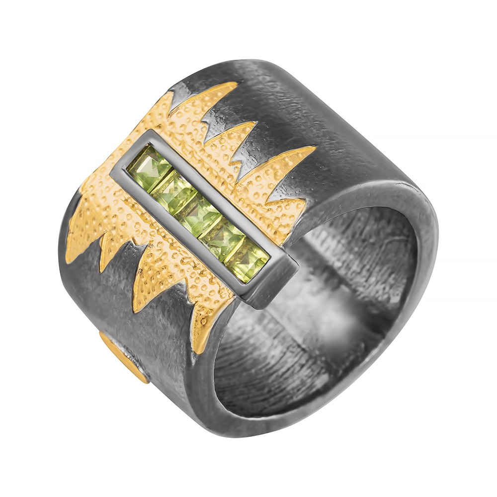 Серебряное кольцо с перидотами в Краснодаре
